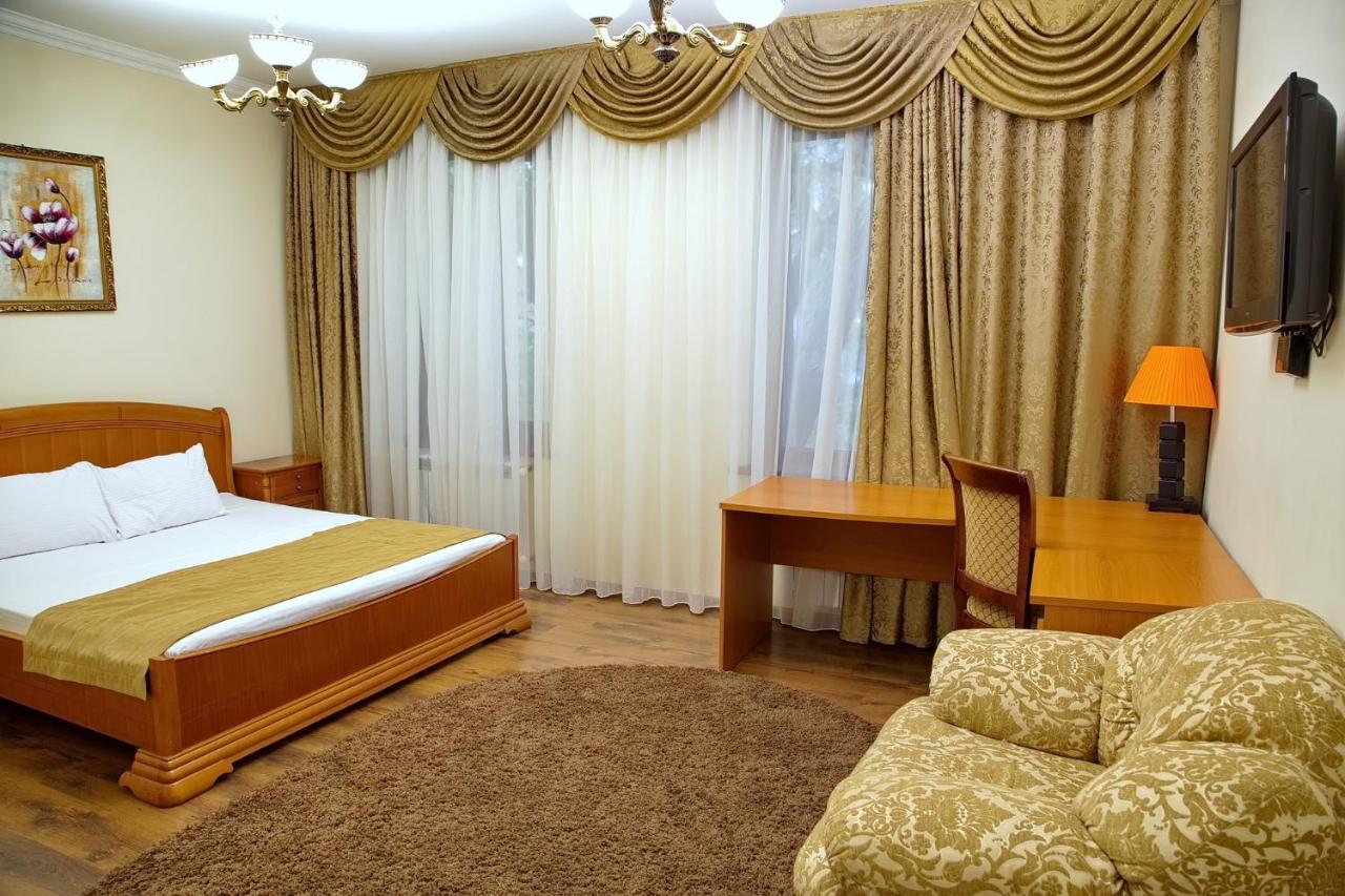 Boomerang Business Hotel Odesa Exterior photo