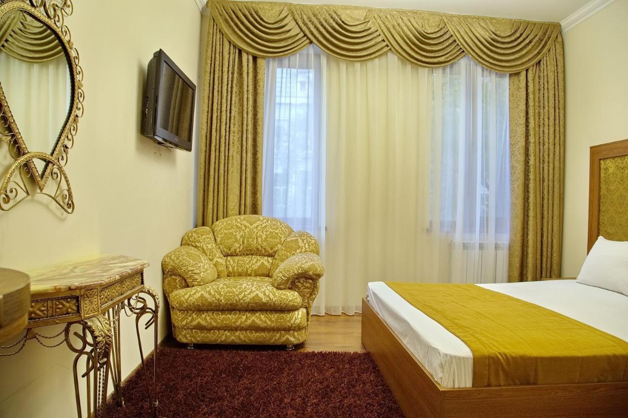 Boomerang Business Hotel Odesa Exterior photo