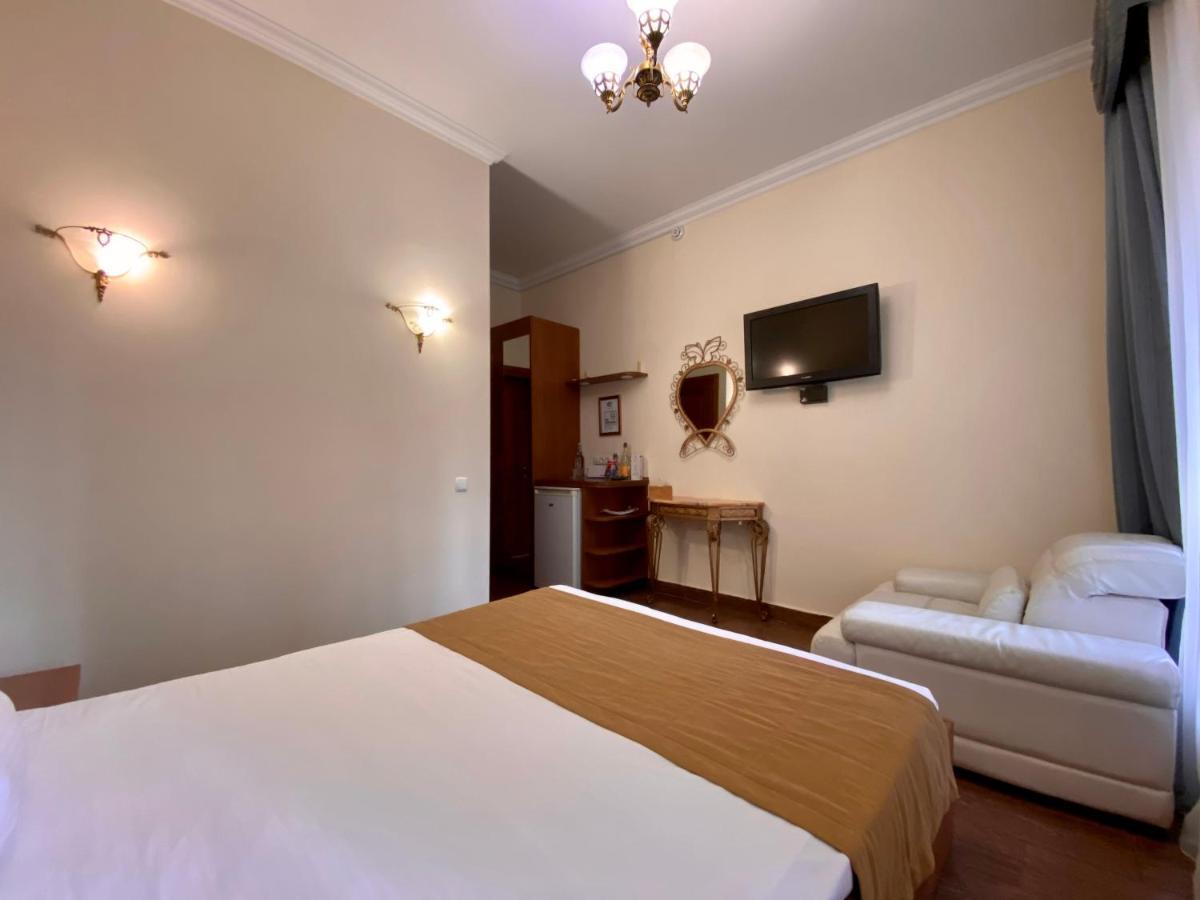 Boomerang Business Hotel Odesa Exterior photo